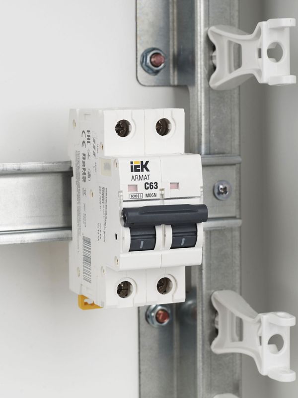 Выключатель автоматический модульный 2п C 63А M06N — изображение 9