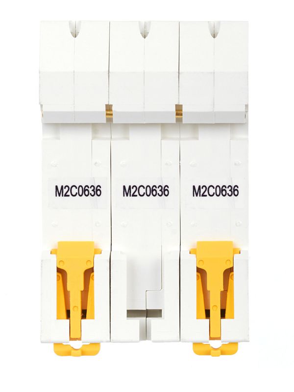 Выключатель автоматический модульный 3п C 6А M06N — изображение 4