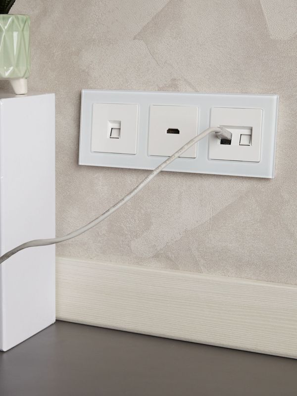 Рамка 3-м BRITE РУ-3-2-БрБ стекло бел — изображение 5