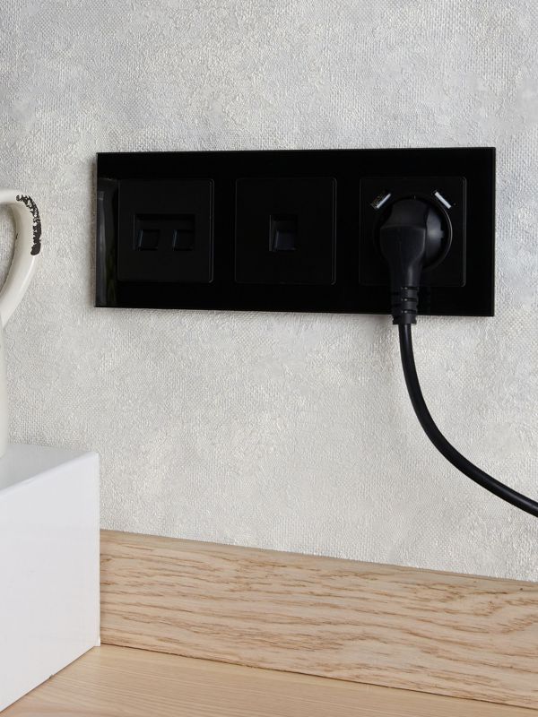 Рамка 3-м BRITE РУ-3-2-БрЧ стекло черн — изображение 5