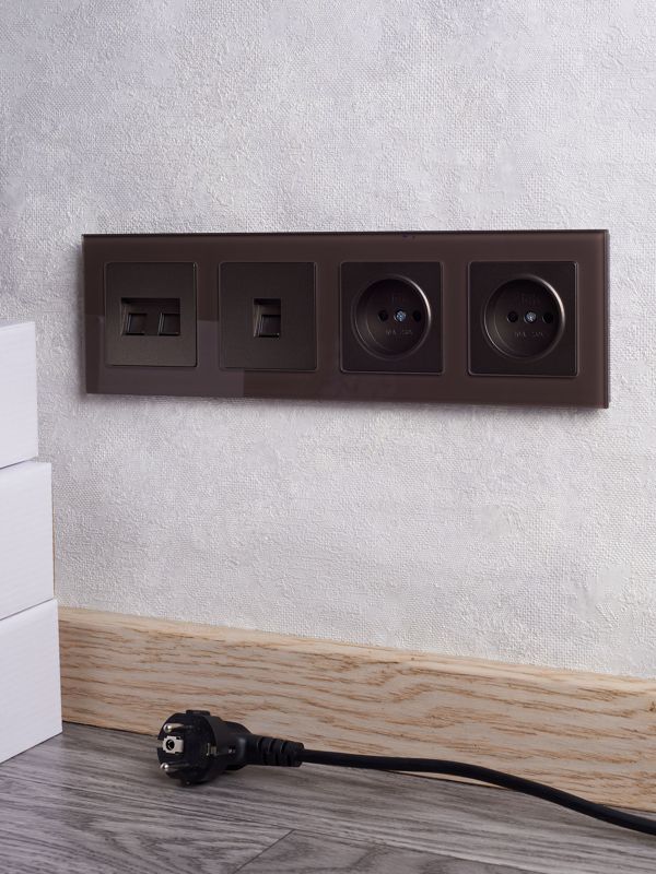 Рамка 4-м BRITE РУ-4-2-БрТБ стекло темн. бронза — изображение 5