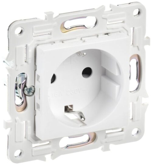 Розетка SKANDY 16А с заземл. защ. шторки безвинт. крепл. SK-R06W арктич. бел