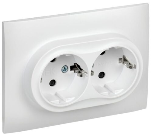 Розетка 2-м SKANDY 16А с заземл. защ. шторки в сборе SK-R07W арктич. бел