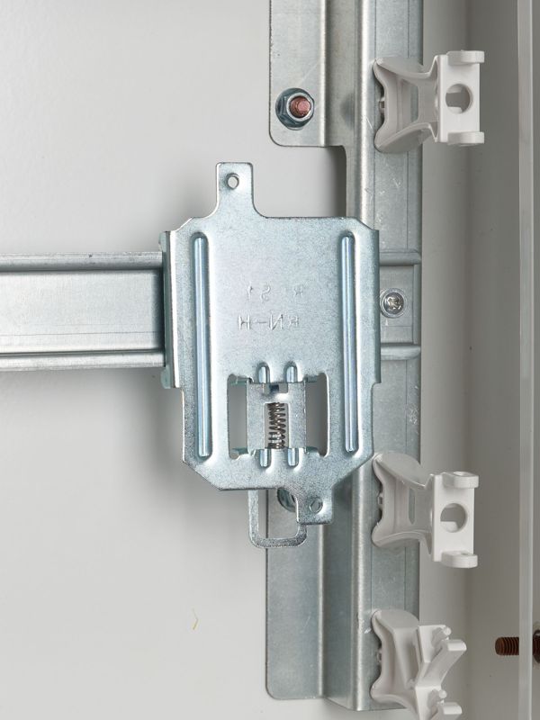 Скоба RCs1 на DIN-рейку для ВА 88-32 — изображение 4